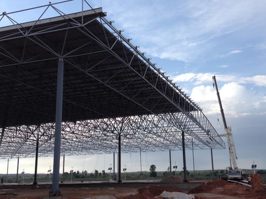 サービスステーションのための軽鋼製の構造物 耐久的で効率的な設計