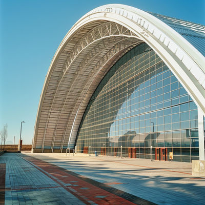 鉄道駅の効率的な建設のための広大な鋼鉄空間構造 頑丈で多機能なソリューション