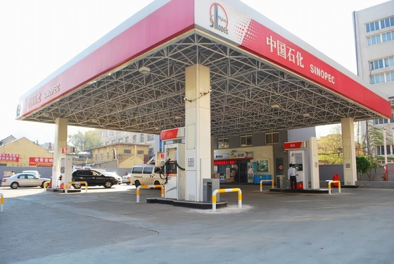 ガソリンスタンドの屋根のための軽量鋼構造物