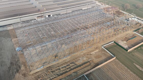 ロジスティック施設における迅速な組み立てと建設を達成するために,プリファブリックされた鋼鉄要素を使用する倉庫屋根構造